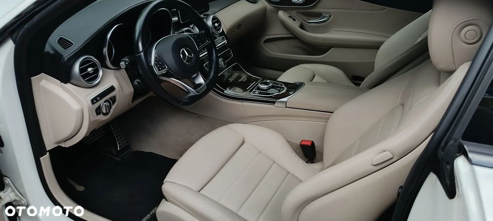 Mercedes-Benz Klasa C 300 9G-TRONIC - 17