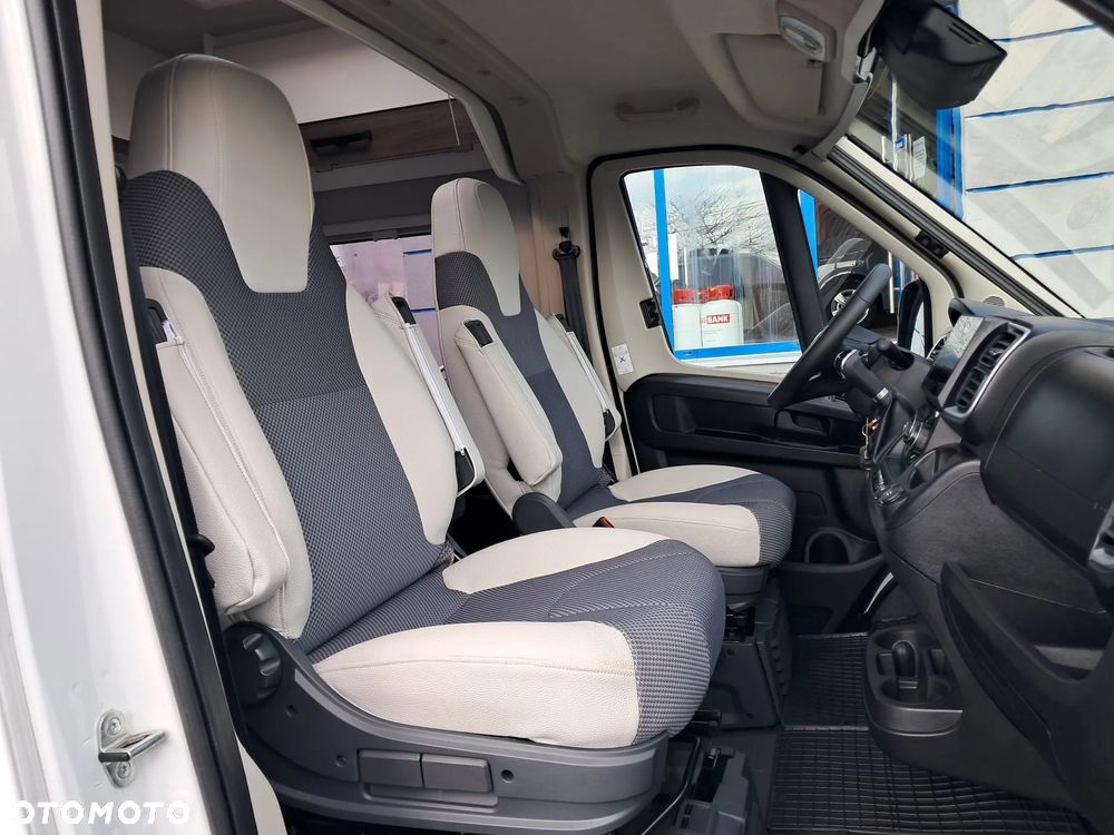 KNAUS VanTourer 600L Łóżko 195x190 Automat * Markiza * Hak * Radio 8"  4 osobowy - 23