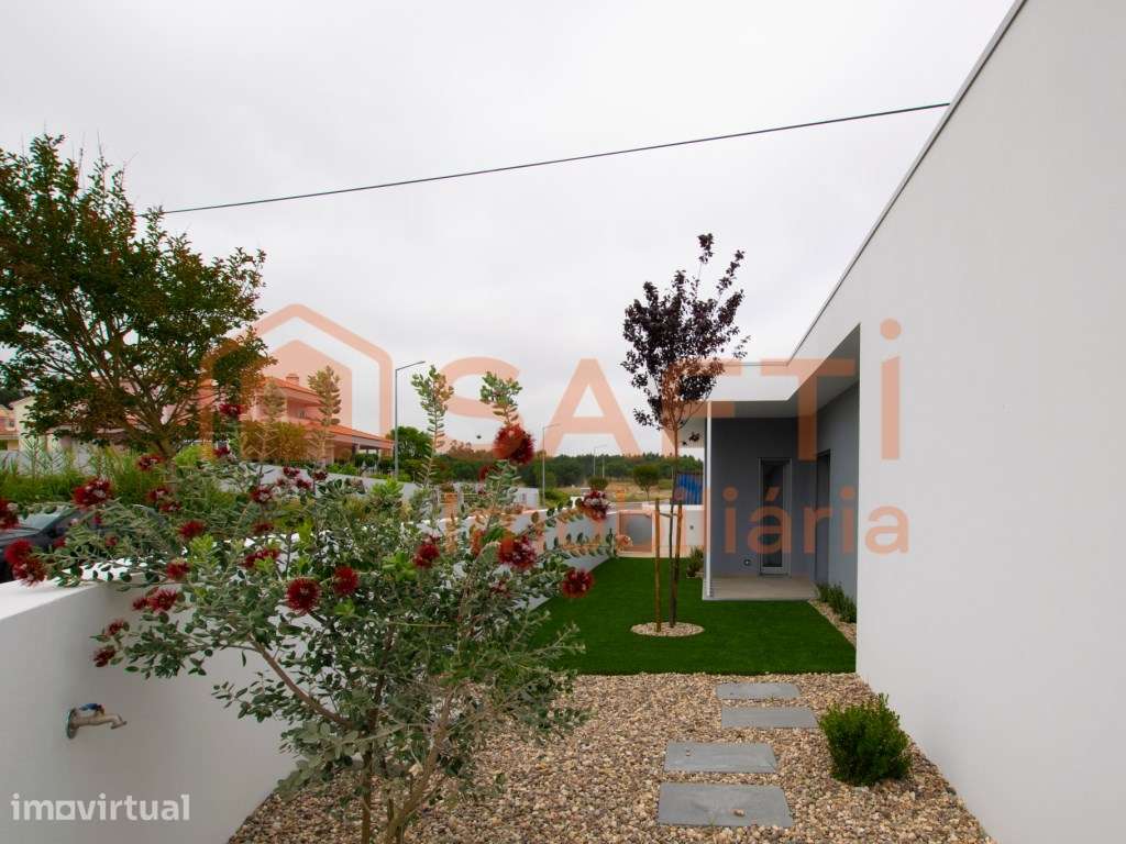 Moradia T4 de Arquitetura Contemporânea com Piscina | Nadadouro - F... - Grande imagem: 4/60