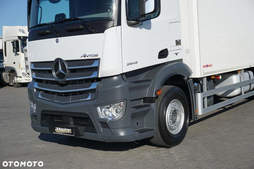 Mercedes-Benz ANTOS / 2545 / EURO 6 / CHŁODNIA + WINDA / 23 PALETY / OŚ SKRĘTNA - 20