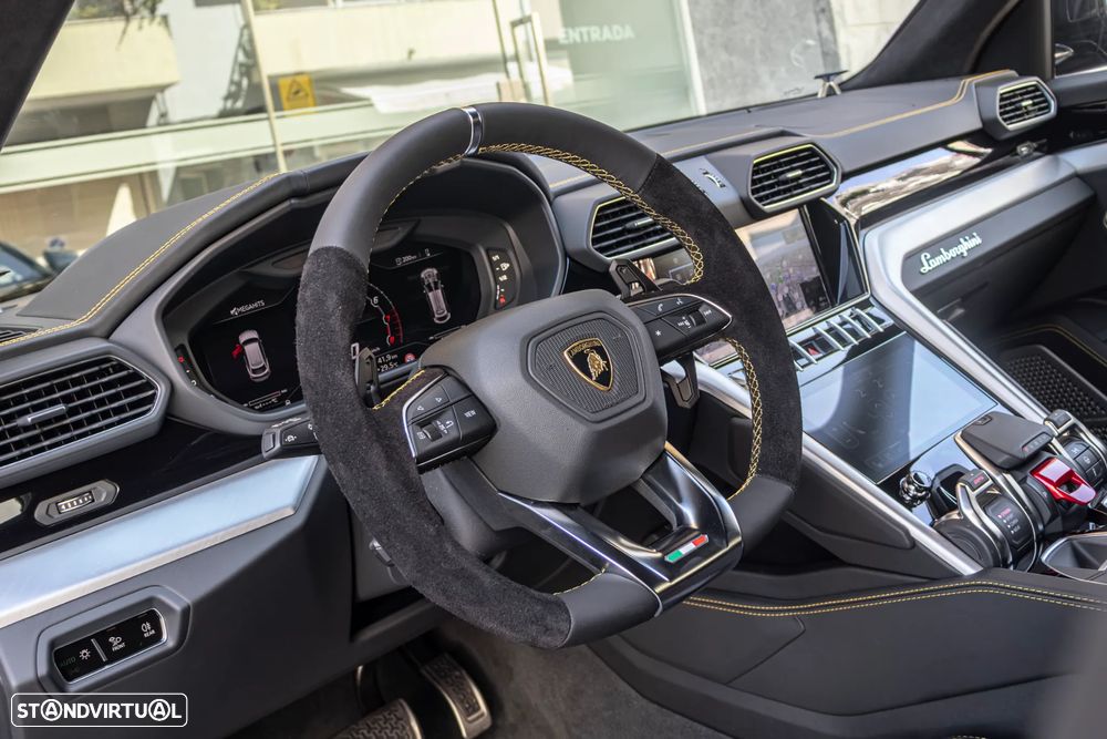 Lamborghini Urus 4.0 V8 - 12