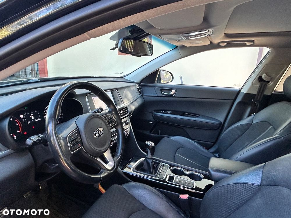 Kia Optima - 10