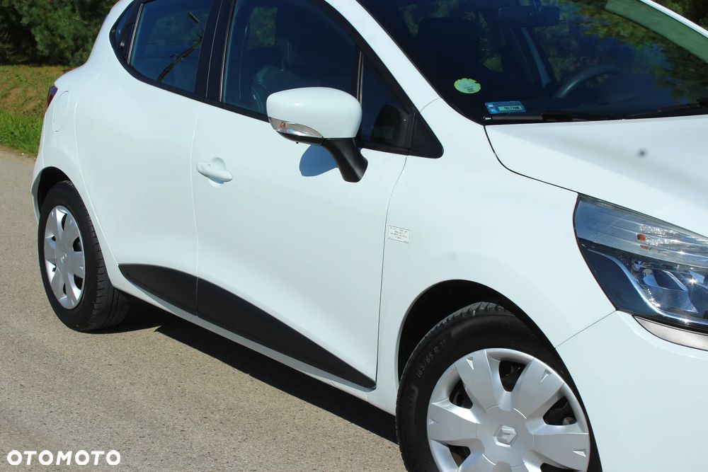Renault Clio - 25