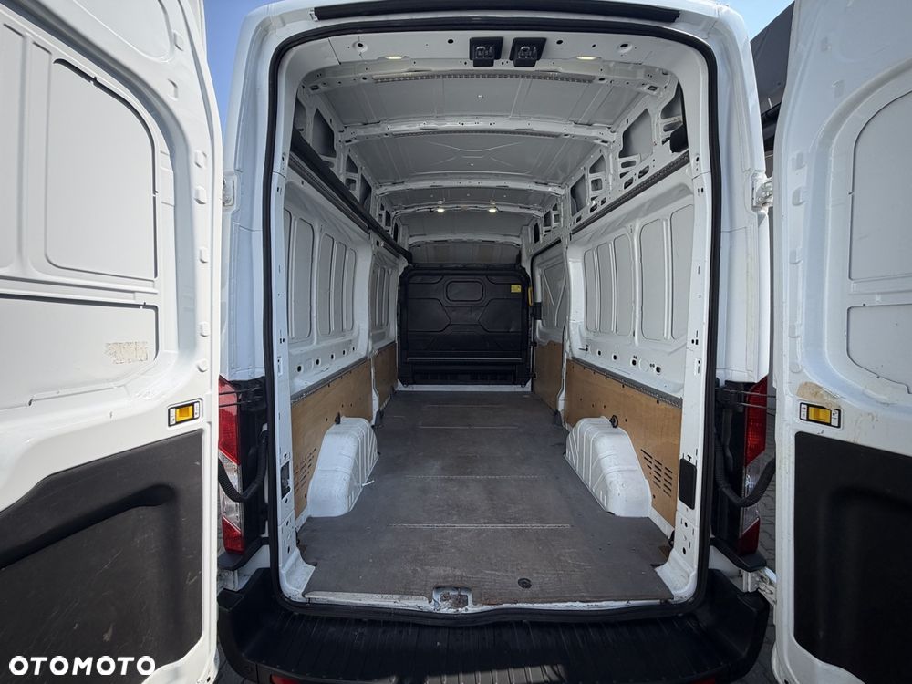 Ford Transit - 30
