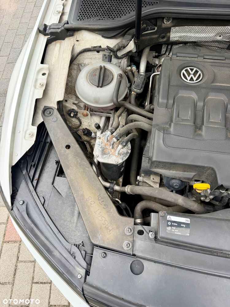 Volkswagen Passat - 17