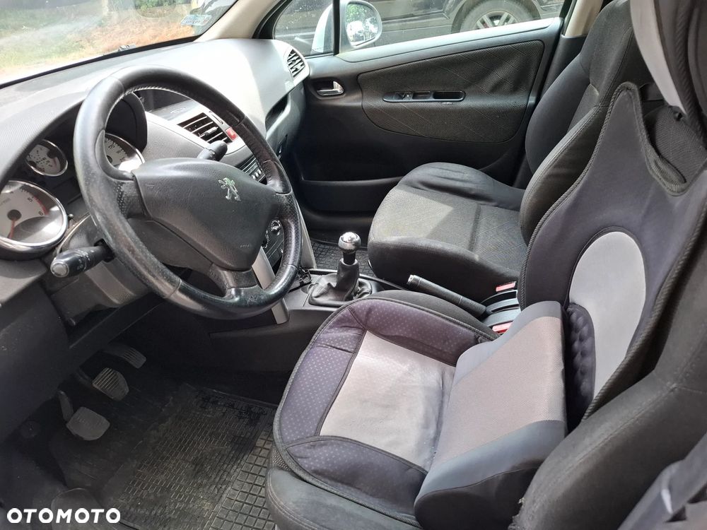 Peugeot 207 - 5