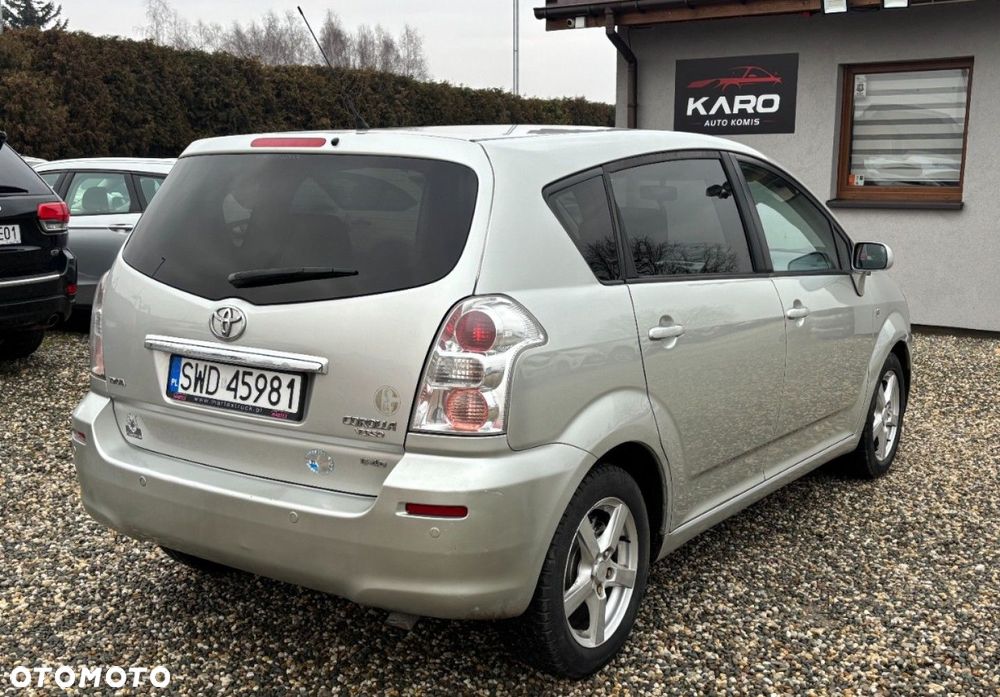 Toyota Corolla Verso - 5