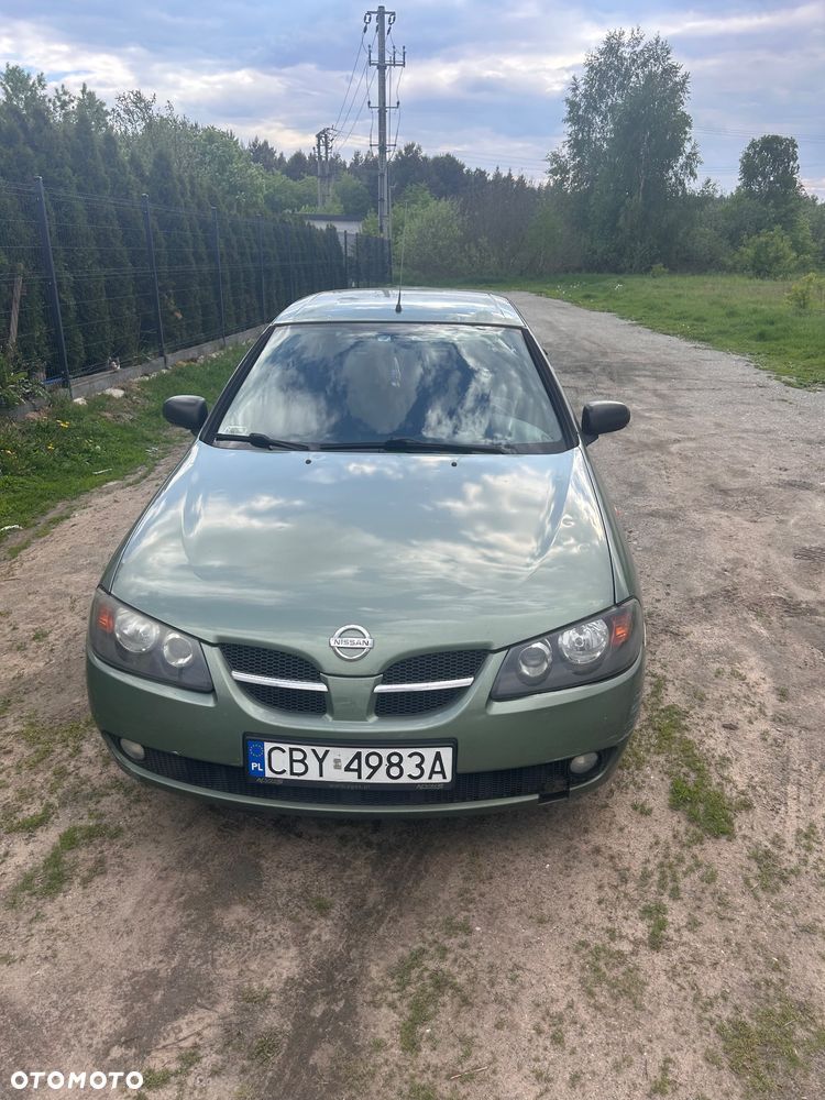 Nissan Almera 1.5 Base - 1