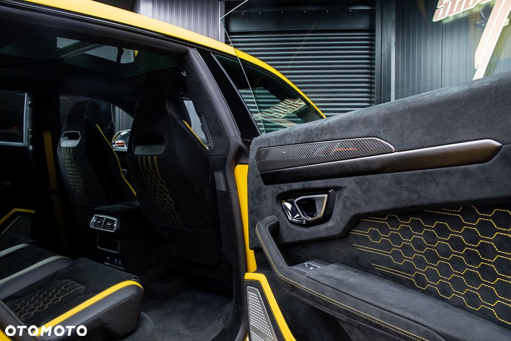 Lamborghini Urus - 17