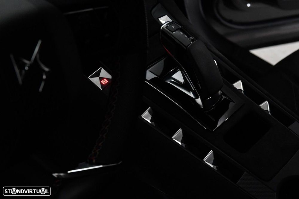 DS DS7 Crossback - 18