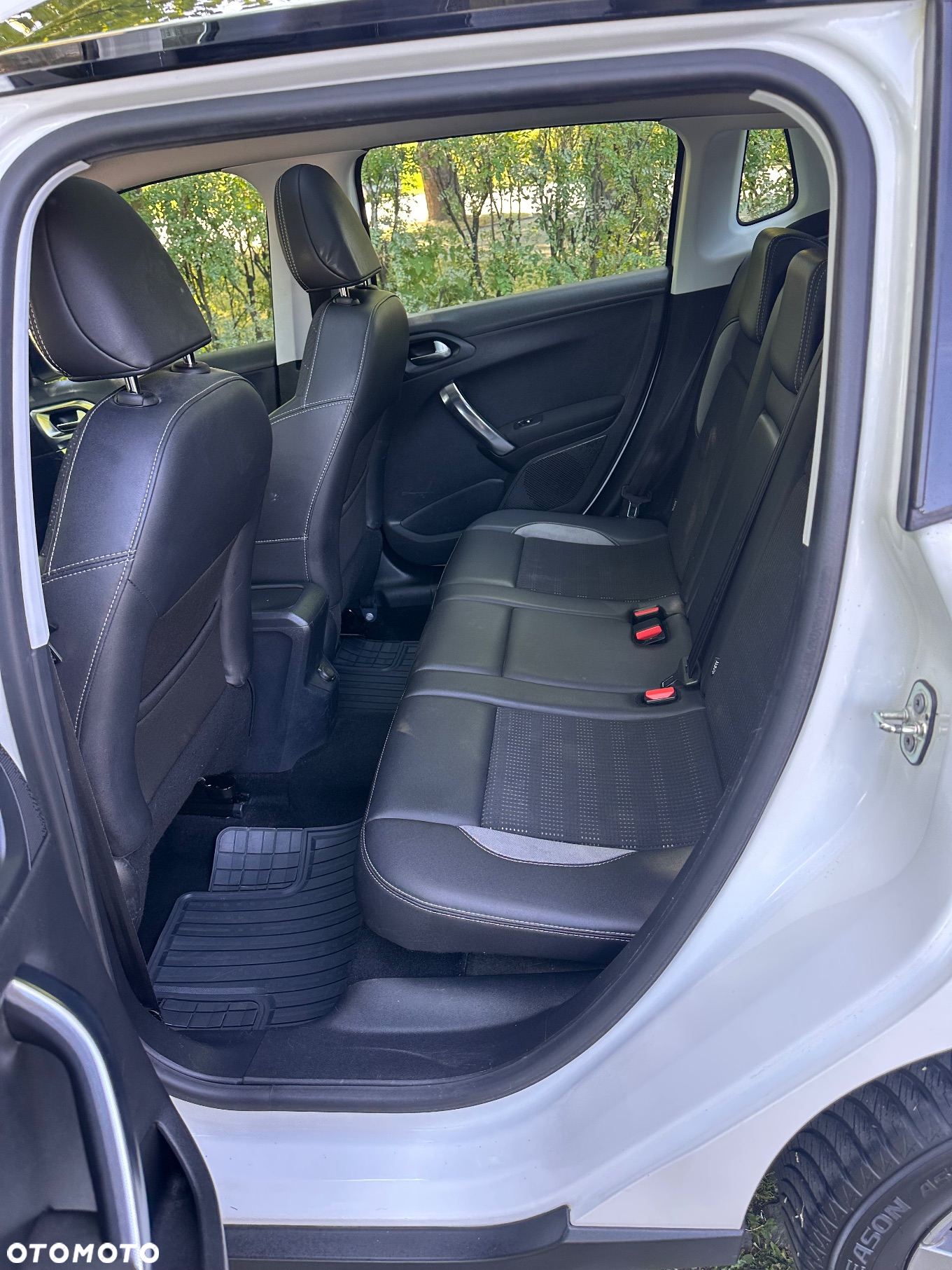 Peugeot 2008 e-HDi FAP 92 STOP & START Style - 30