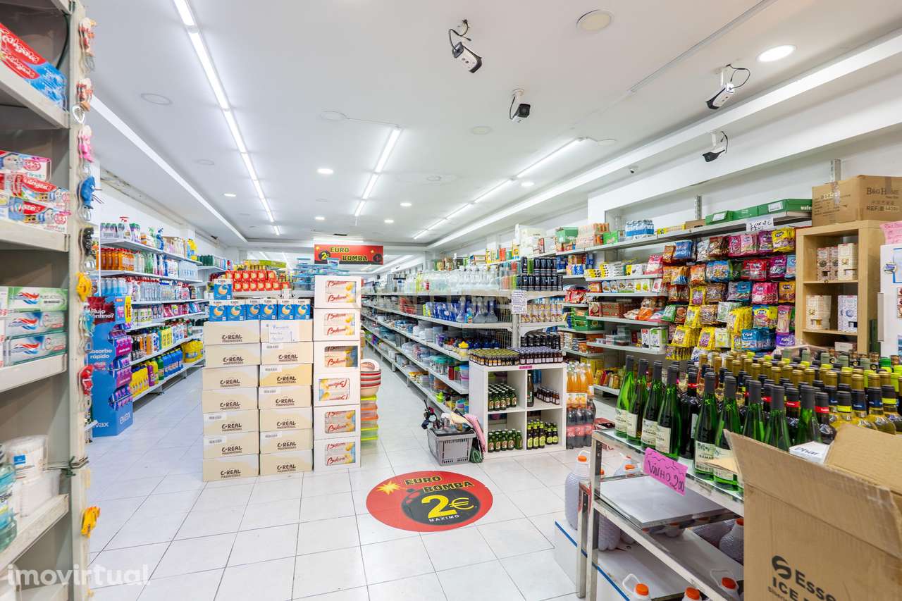 Loja Espaçosa em Matosinhos - Excelente Localização e Acessos - Grande imagem: 2/22