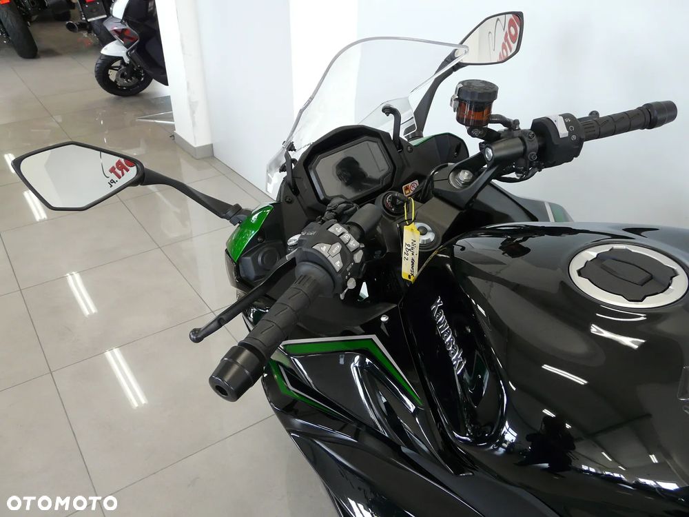 Kawasaki Ninja 1000 SX - 11