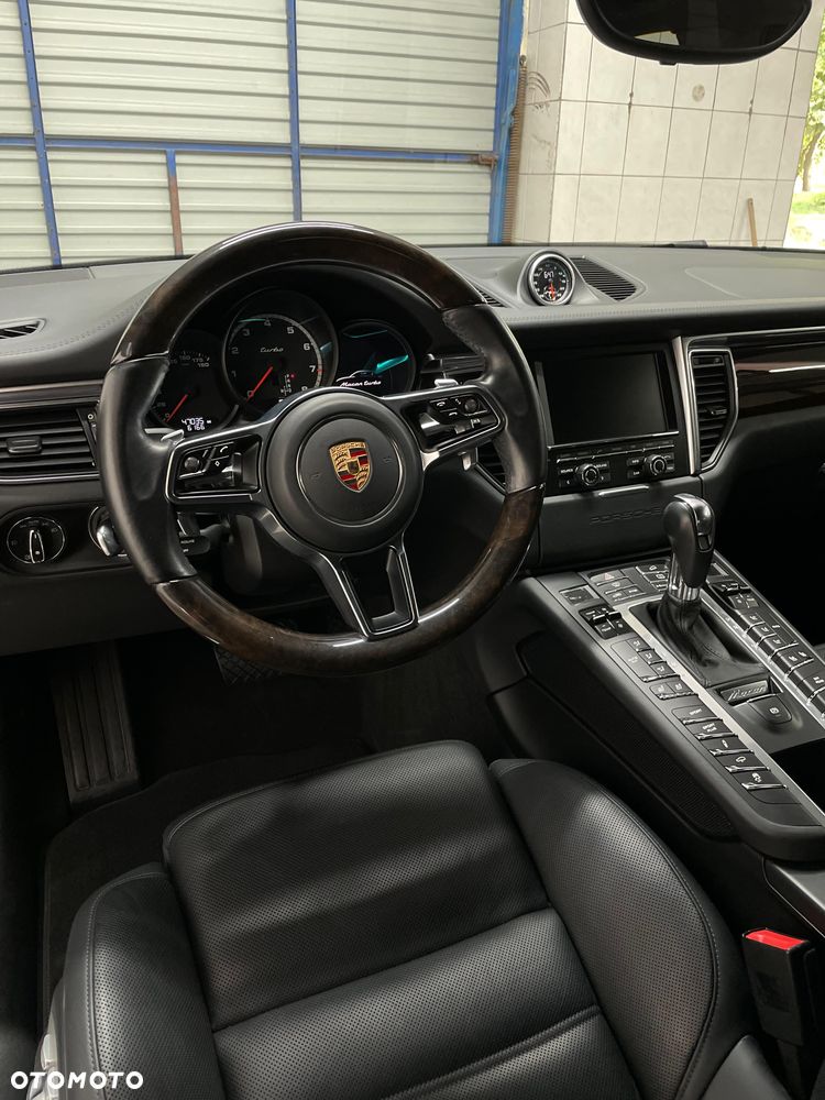 Porsche Macan Turbo PDK - 15
