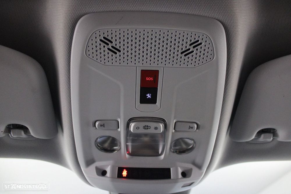 Peugeot e-2008 50 kWh Allure Pack - 29