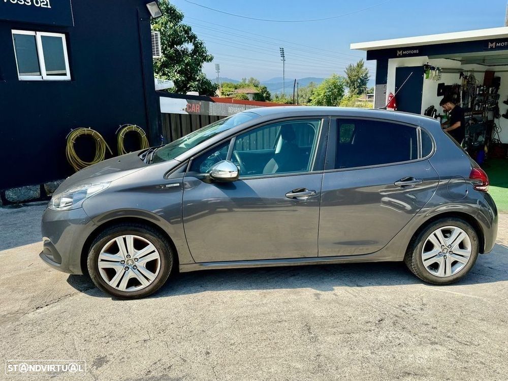 Peugeot 208 1.2 PureTech Style - 42