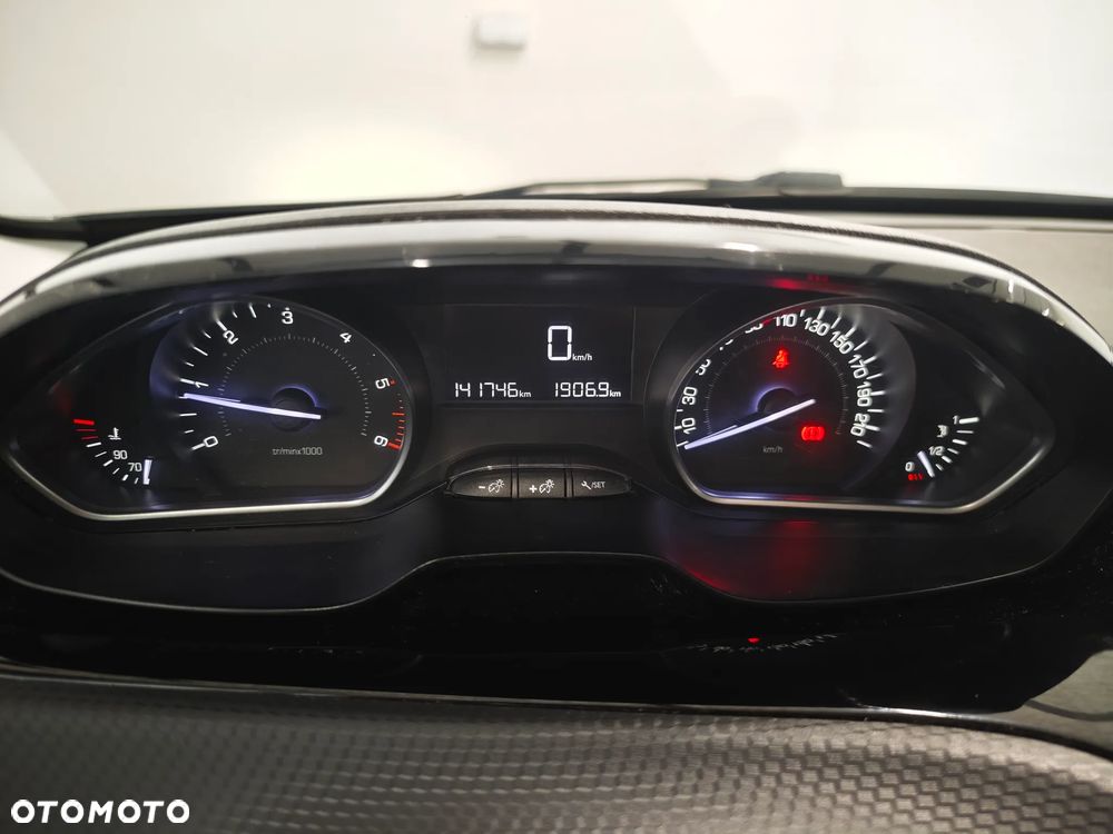 Peugeot 2008 1.6 BlueHDi Style - 12