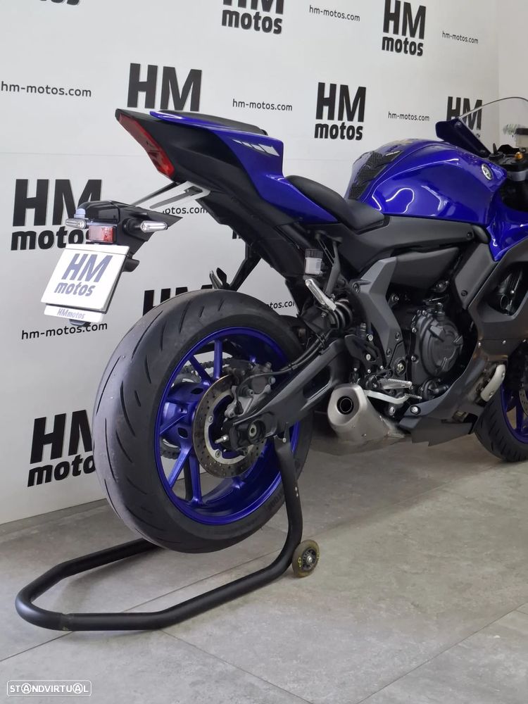 Yamaha YZF R7 - 12