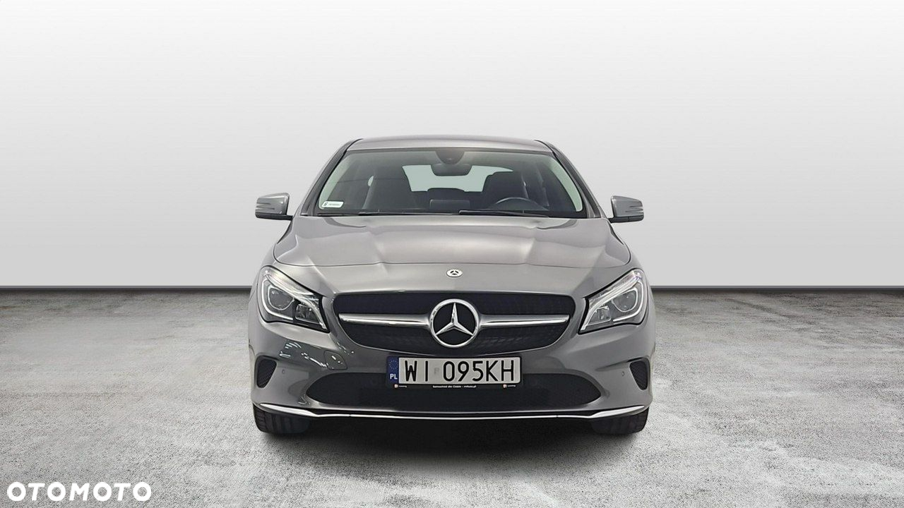 Mercedes-Benz CLA 180 7G-DCT Urban - 8