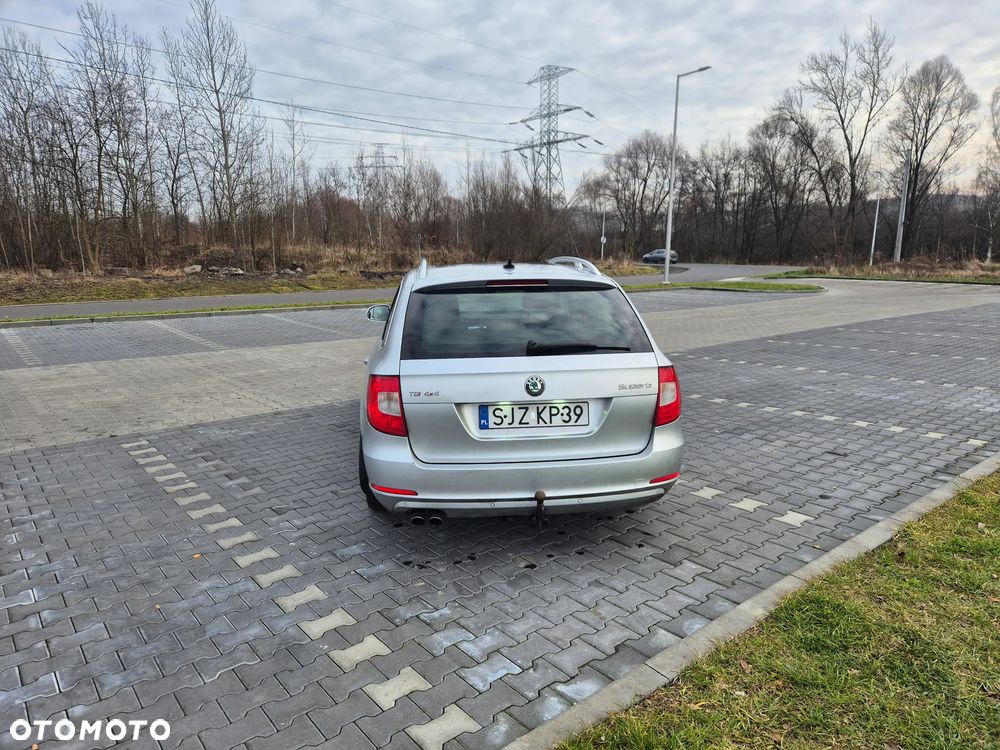 Skoda Superb 2.0 TDI 4x4 DSG Elegance - 4