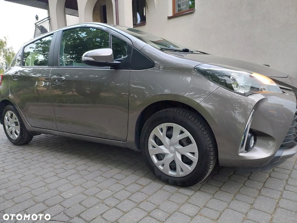 Toyota Yaris 1.5 Premium - 1