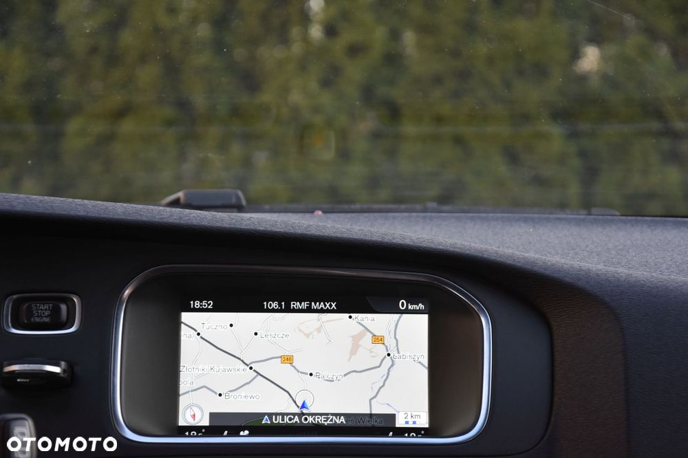 Volvo V40 D2 Drive-E R-Design Momentum - 9