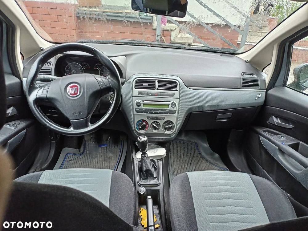 Fiat Grande Punto - 8