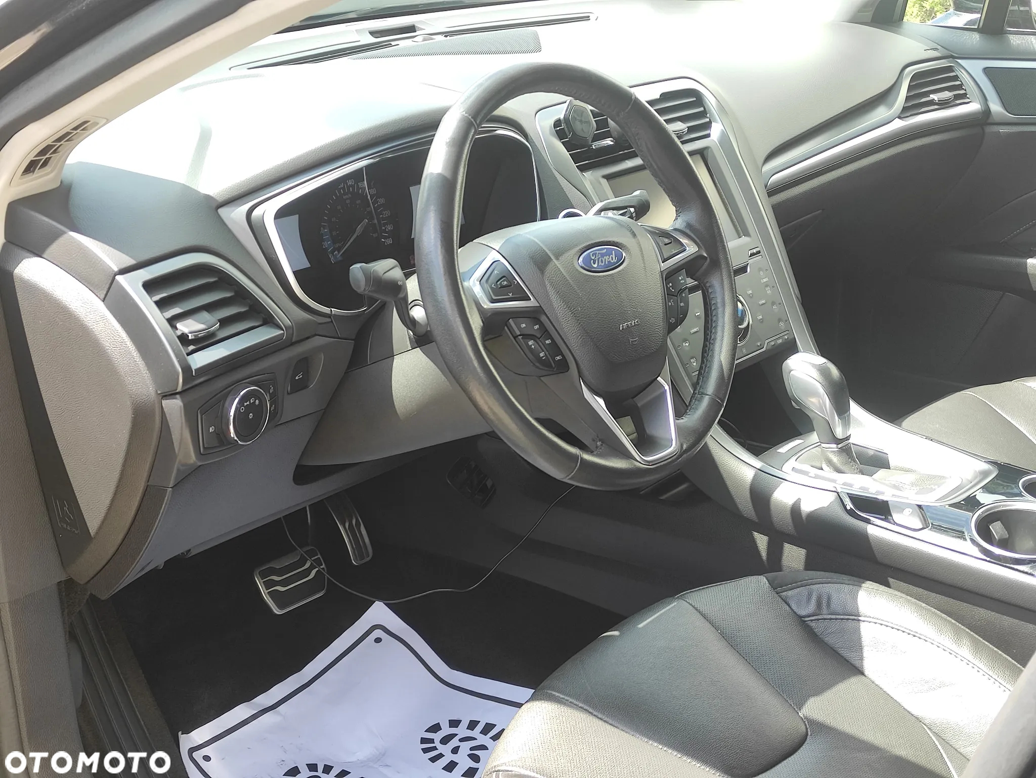 Ford Mondeo 2.0 EcoBoost Titanium - 9
