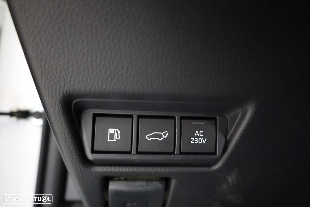 Toyota Prius 2.0 Plug-in Luxury - 45