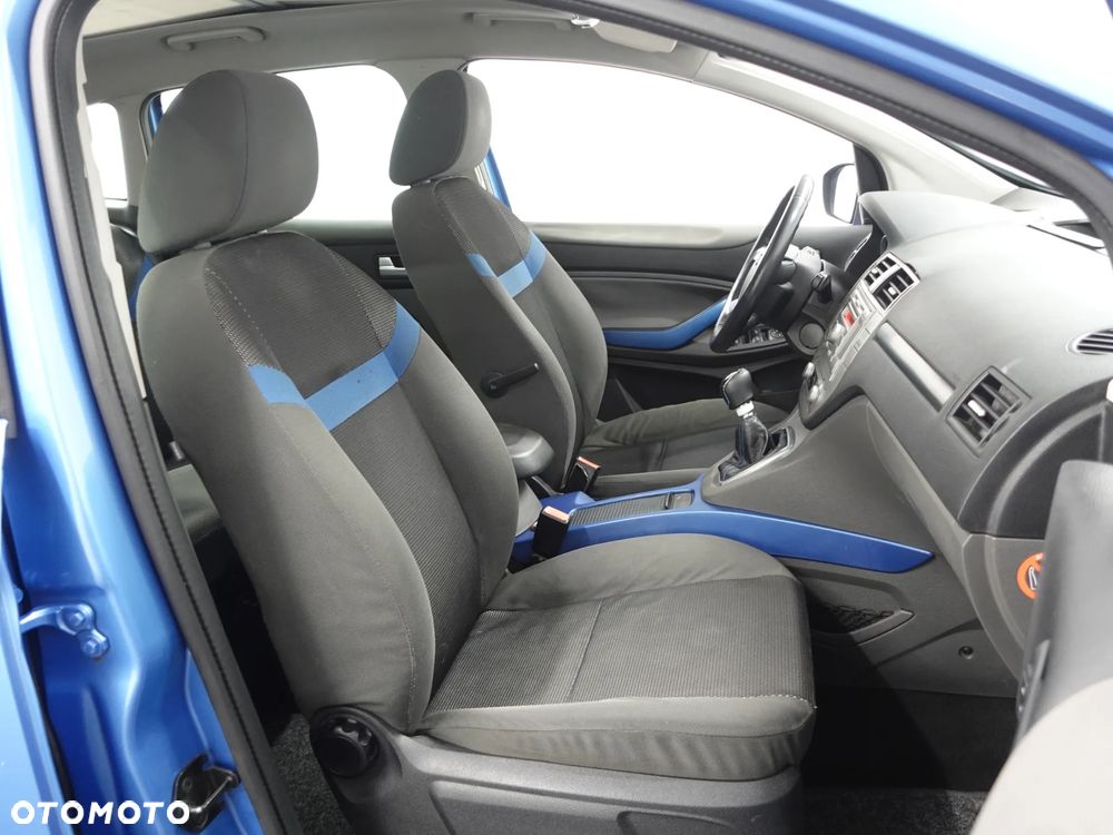 Ford Kuga 2.0 TDCi 2x4 Titanium - 26