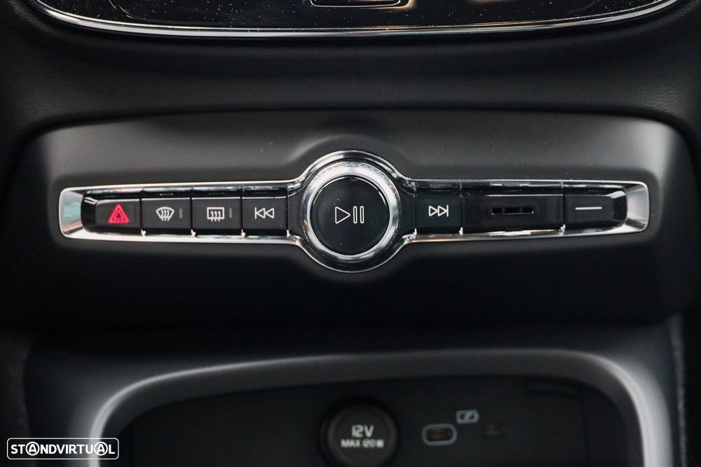 Volvo XC 40 2.0 B3 Plus Dark - 19