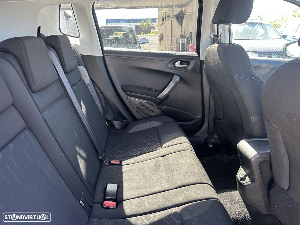 Peugeot 2008 1.2 PureTech SE Style - 7