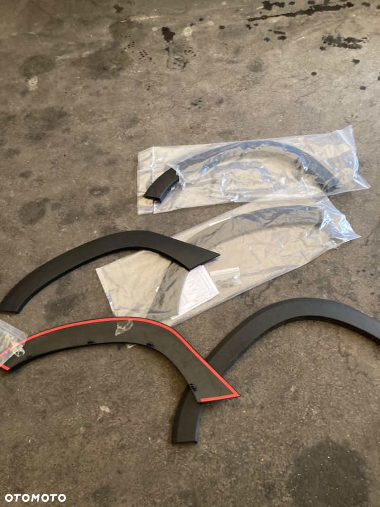 DACIA DUSTER 2 II NOWA ! ORYGINALNA NAKŁADKA NA BŁOTNIK LISTWA BŁOTNIKA PRZEDNIA LUB TYLNA HOKEJ POSZERZENIE PRZÓD LUB TYŁ Wwa - 1