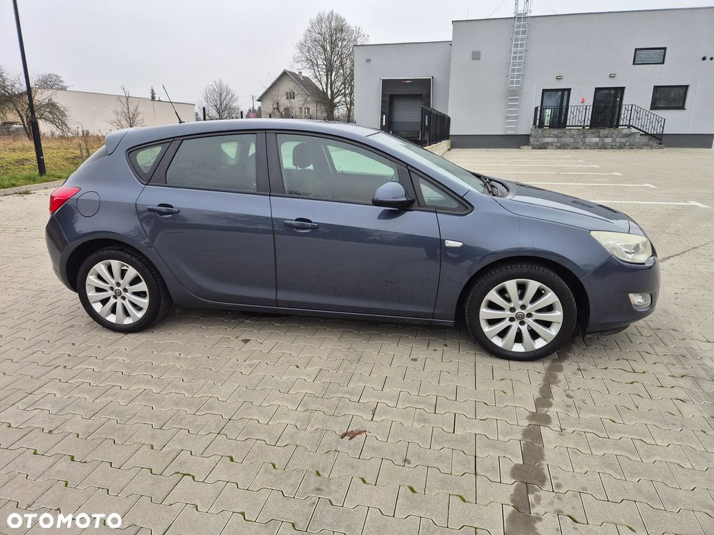 Opel Astra 1.6 Design Edition - 2