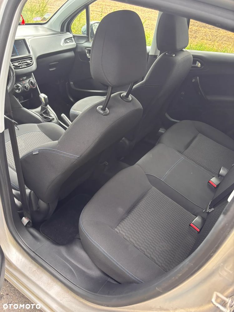 Peugeot 208 PureTech 82 Start & Stop Style - 19