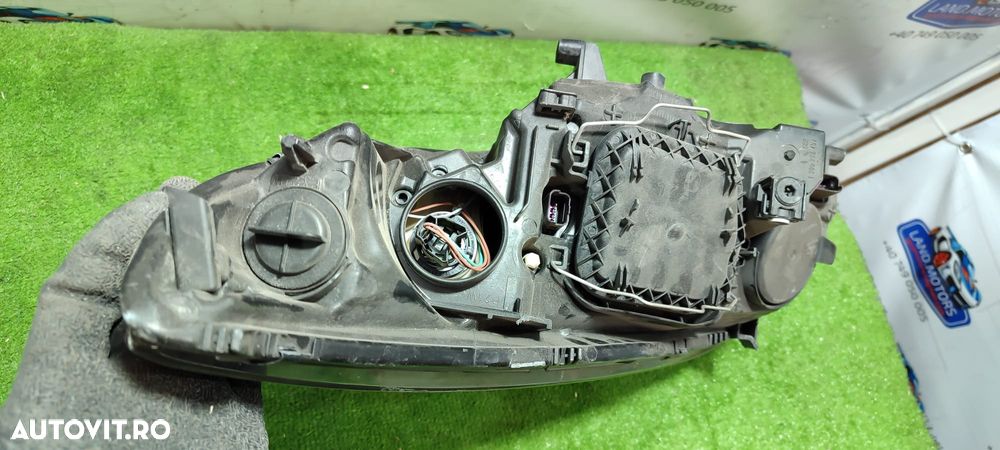 FAR DREAPTA HALOGEN RENAULT MEGANE 3 / COD OEM 260103187R / 0301244204 2008-2013 (4E2) - 3