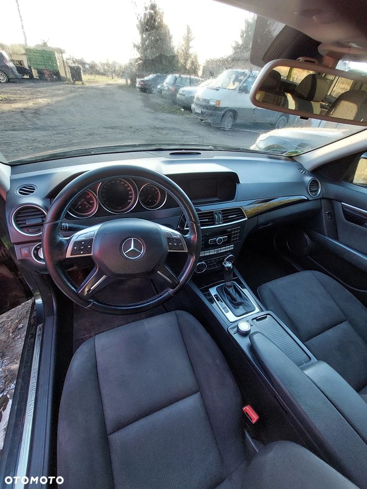 Mercedes-Benz Klasa C 180 CGI Automatik BlueEFFICIENCY - 11