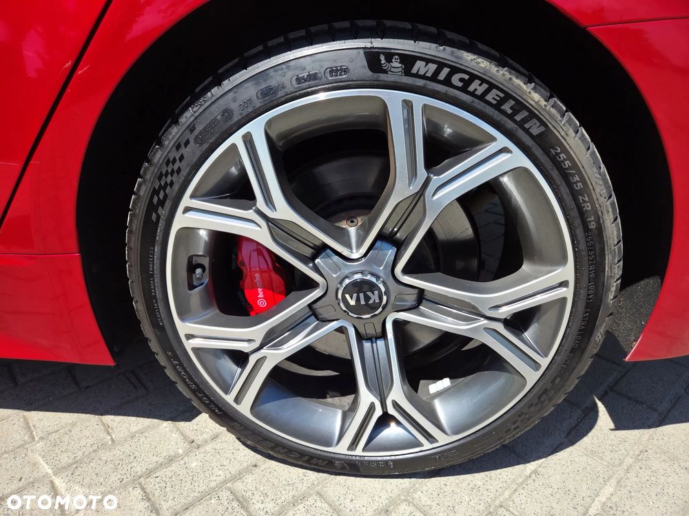 Kia Stinger - 15