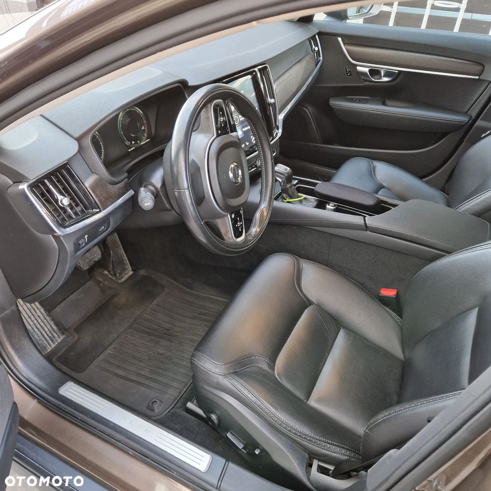 Volvo V90 D5 AWD Momentum - 28