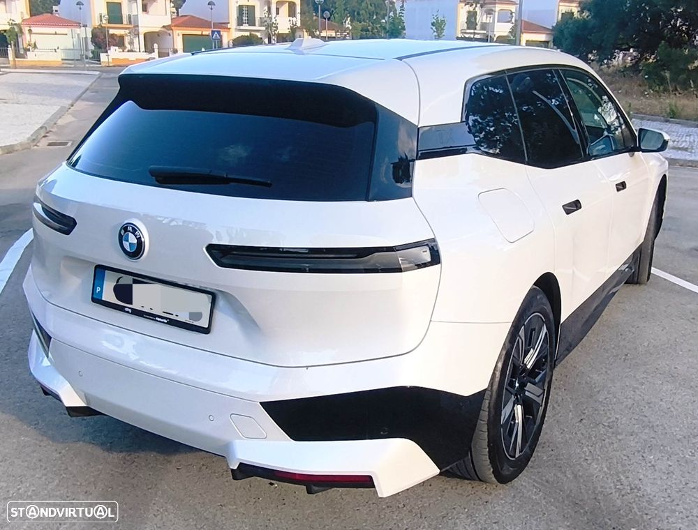 BMW iX xDrive40 - 7