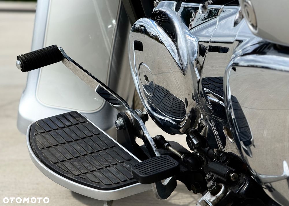 Suzuki VL 800 Volusia - Boulevard C50 - 24