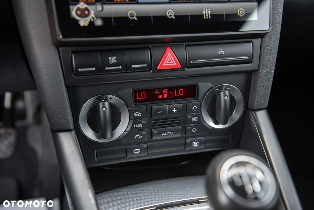 Audi A3 3-drzwiowe 1.6 S Line Sportpaket plus - 21
