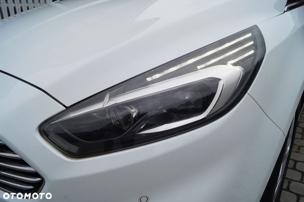 Ford S-Max 2.0 EcoBoost Titanium - 31