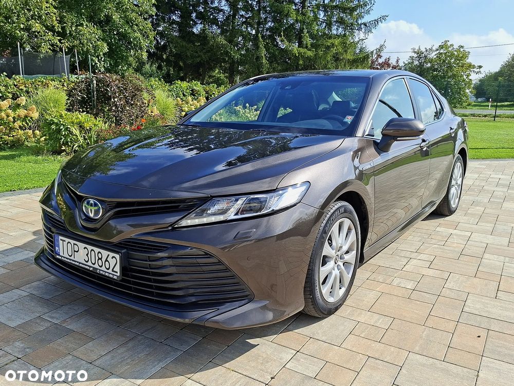 Toyota Camry - 2