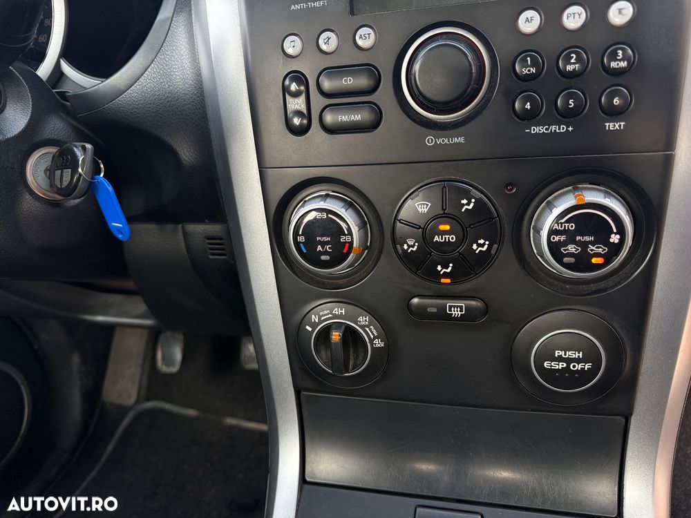 Suzuki Grand Vitara 1.9 DDiS Comfort DPF - 11