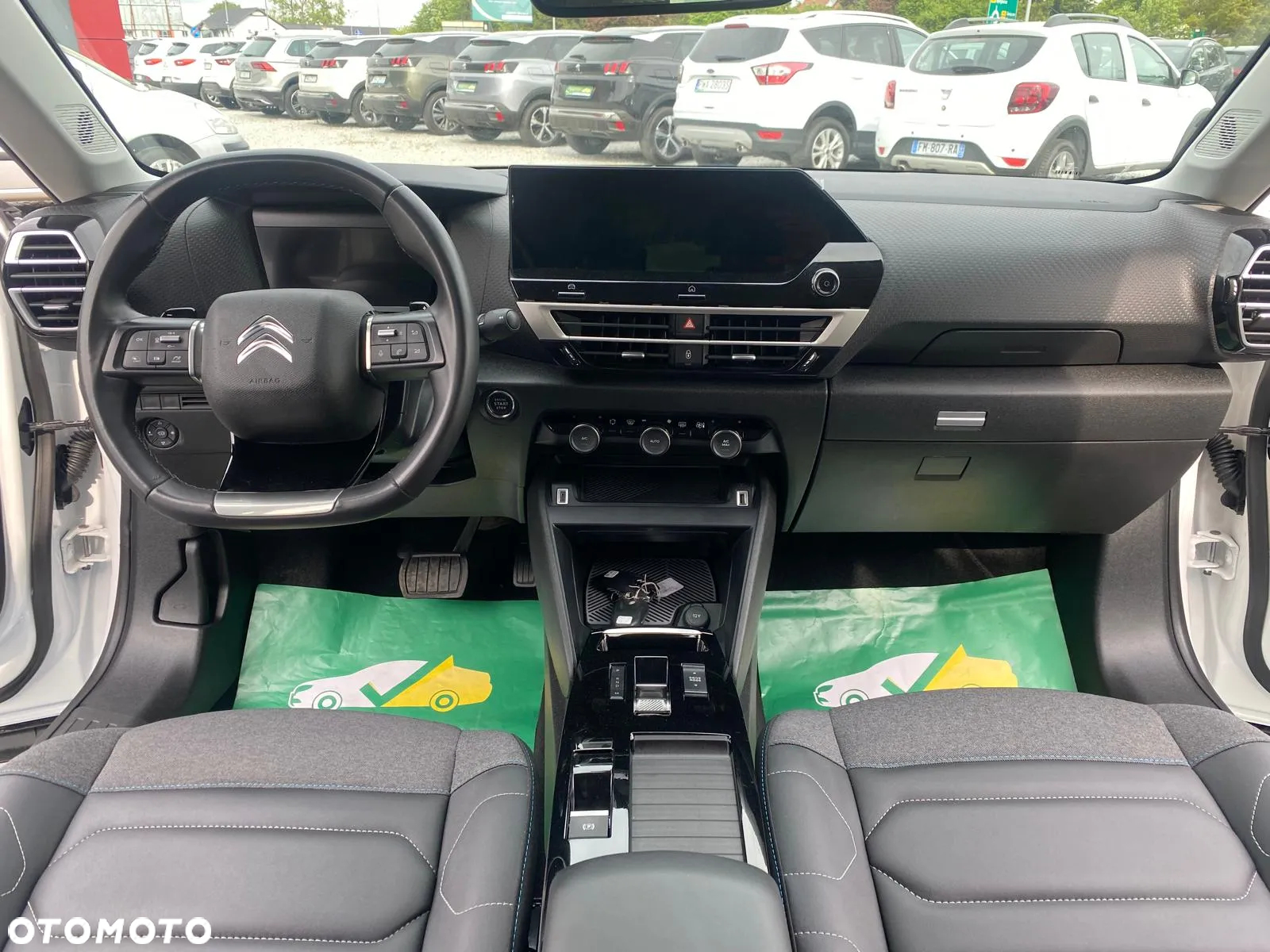 Citroën C4 PureTech 130 Stop&Start EAT8 SHINE - 12