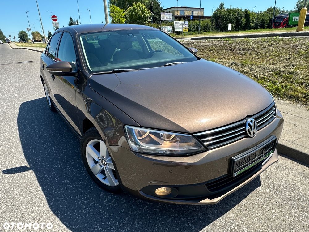 Volkswagen Jetta 1.6 TDI Blue Motion Technology Life - 2