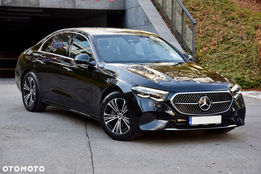 Mercedes-Benz Klasa E 200 mHEV 4-Matic Avantgarde 9G-Tronic - 4