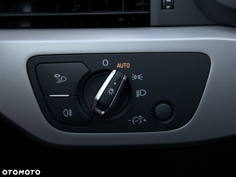 Audi A4 Avant 40 TDI quattro S tronic advanced - 40