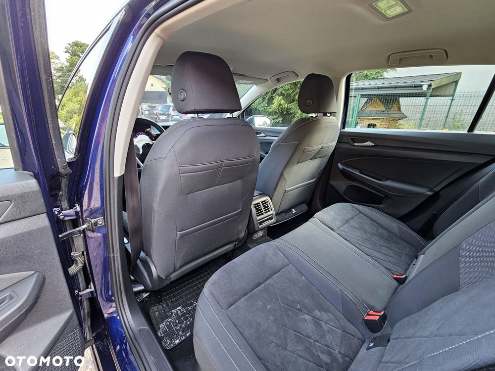 Volkswagen Golf 1.5 eTSI Style DSG - 25